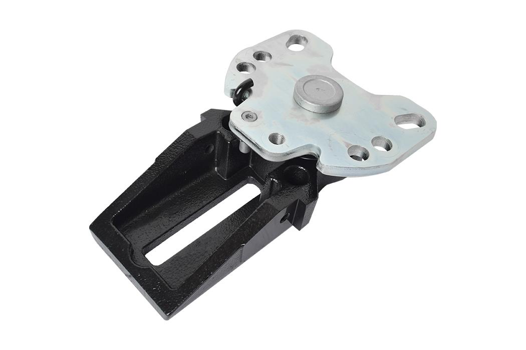 4273668M2, Mudguard Bracket Pivot RH QTP